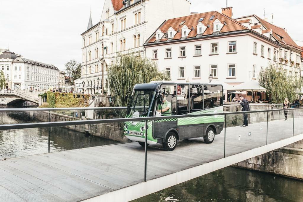 3 Bridges App Lägenhet Ljubljana Exteriör bild